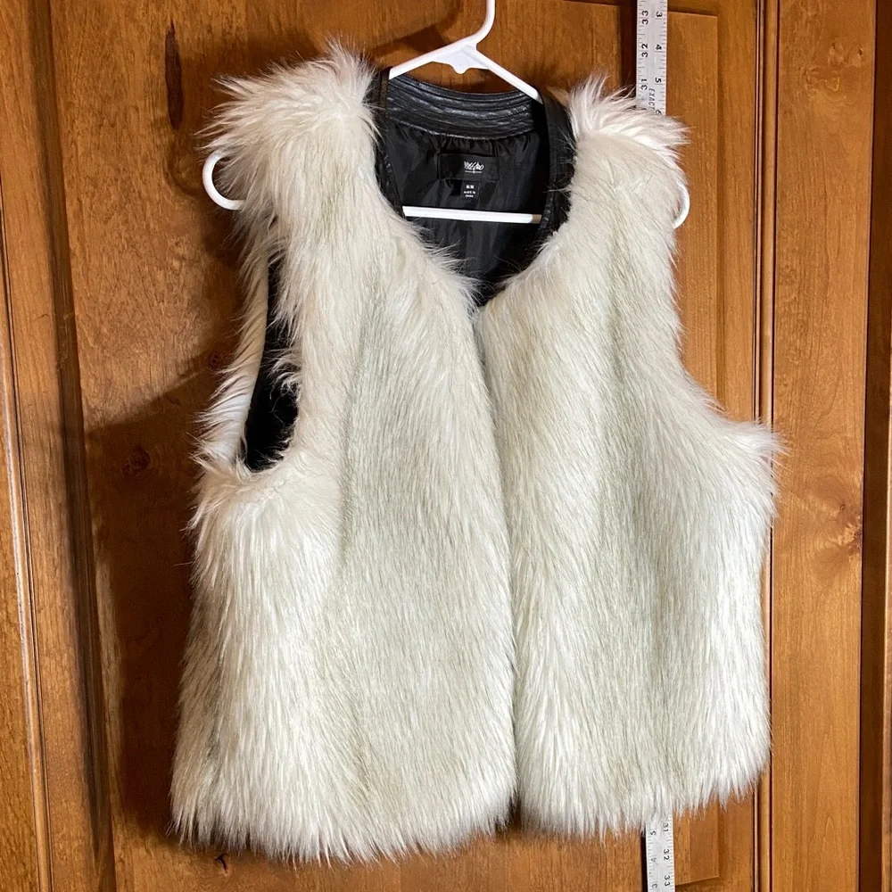 Massimo Faux Fur Vest in Off-White with Gray Highlights - Picture 3 of 11